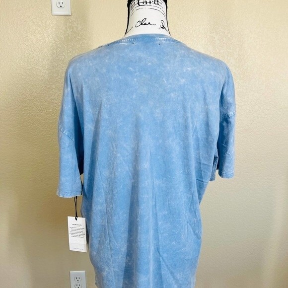 7 for all mankind  light blue tee women  distressed front pocket tee size M boho - Picture 9 of 13
